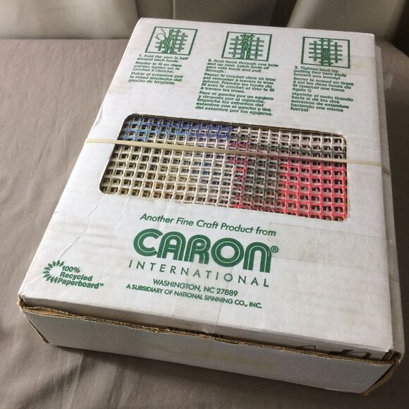 Caron Vintage 90s Large Latch Hook Kit Lighthouse 27" x 36" Vintage Canvas Yarn - Picture 2 of 7